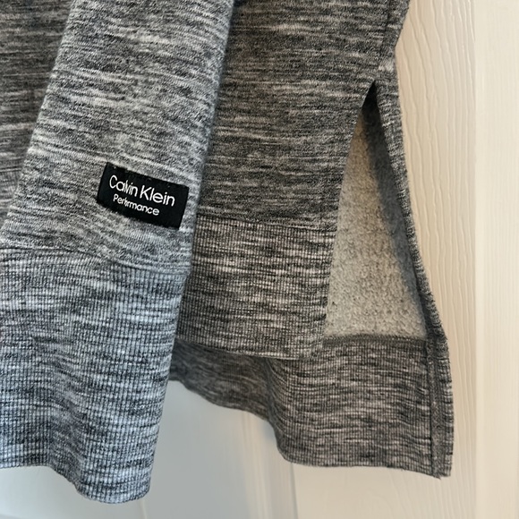 Women’s calvin Klein sweatshirt in excellent condition - Picture 2 of 7
